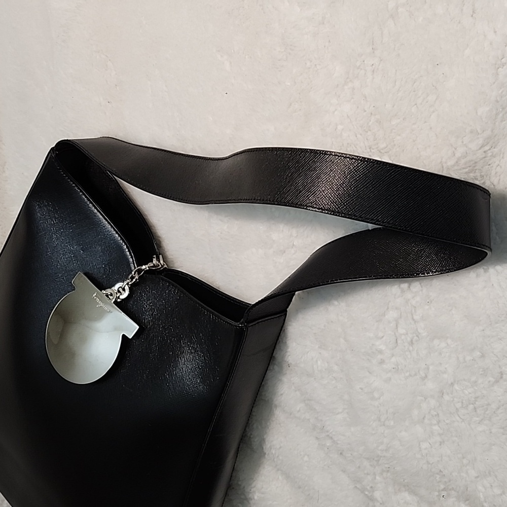 VTG Salvatore Ferragamo Black Leather Gancini Tote bag One Shoulder Bag - Picture 10 of 16